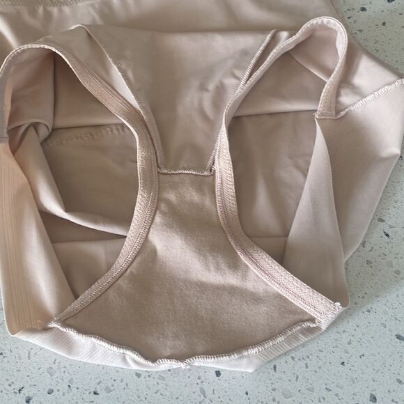 Ambrielle Wonderful Edge Back Magic High-Waist Control Briefs Warm Beige Size L - Picture 10 of 12